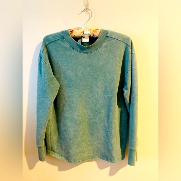 Small/medium Sweater Bundle 🌺 - Picture 9 of 15